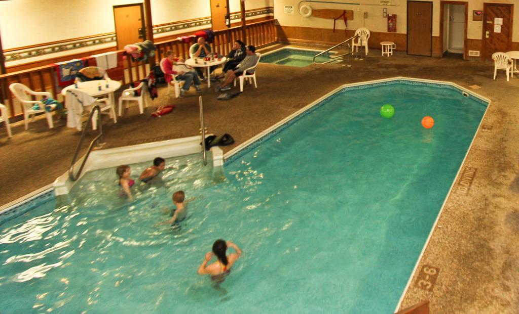 Luck Country Inn Экстерьер фото
